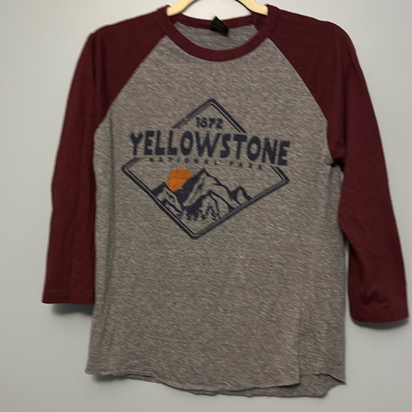 Tops - Yellowstone baseball 3/4 sleeve tee